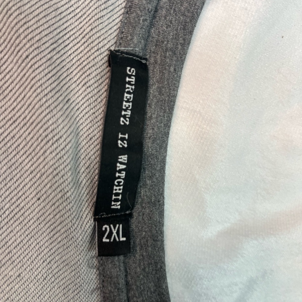 Gray Graphic T-Shirt with Teddy Design - Picture 3 of 3